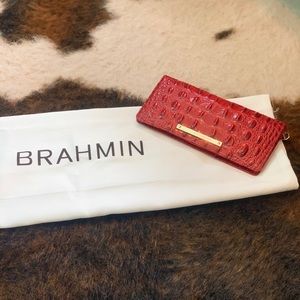 NWOT Brahmin Melbourne Wallet 🍒